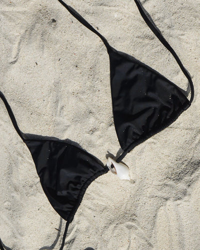 WHITE CONCH TRIANGLE TOP — BLACK M