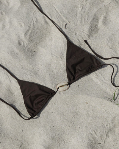 COWRIE SHELL TRIANGLE TOP — COCOA M