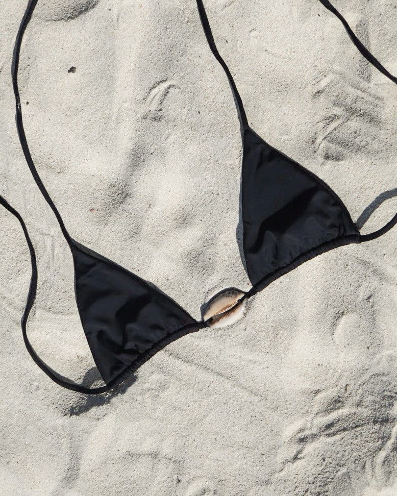 LARGE COWRIE TRIANGLE TOP — BLACK S