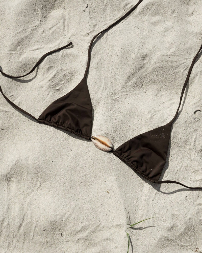 COWRIE SHELL TRIANGLE TOP — COCOA M