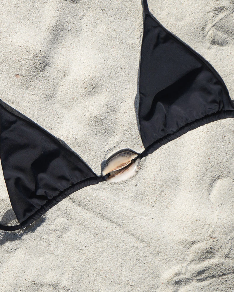 LARGE COWRIE TRIANGLE TOP — BLACK S