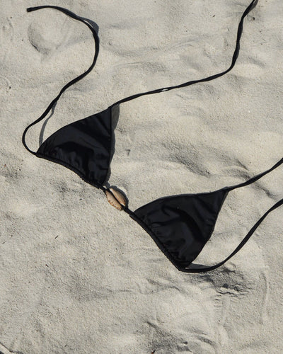 COWRIE SHELL TRIANGLE TOP — BLACK M